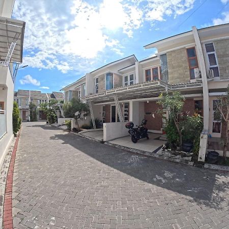 Ndalem Ngadimulyo Homestay Jogja Family Only Ngabean Exteriör bild