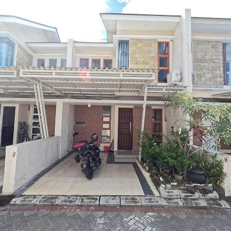 Ndalem Ngadimulyo Homestay Jogja Family Only Ngabean Exteriör bild